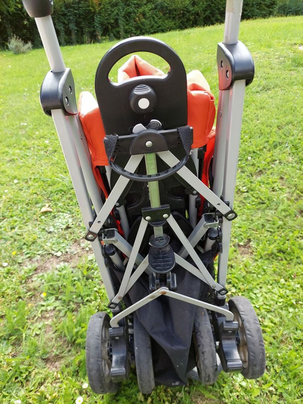 Poussette b&eacute;b&eacute; 4 roues Pu�riculture