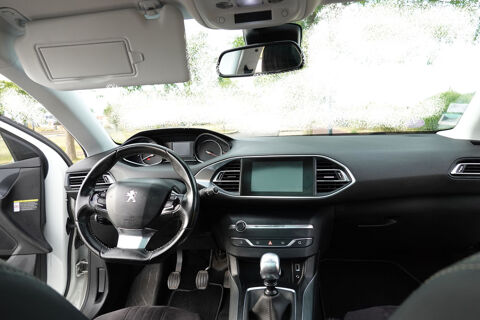 Peugeot 308 1.2 PureTech 130ch S&S BVM6 F&eacute;line 2016 occasion Famars 59300