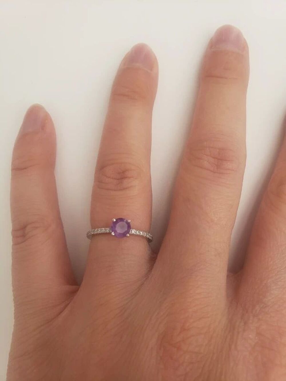 Bague or blanc 10k avec am&eacute;thyste et moissanite (T48) Bijoux et montres