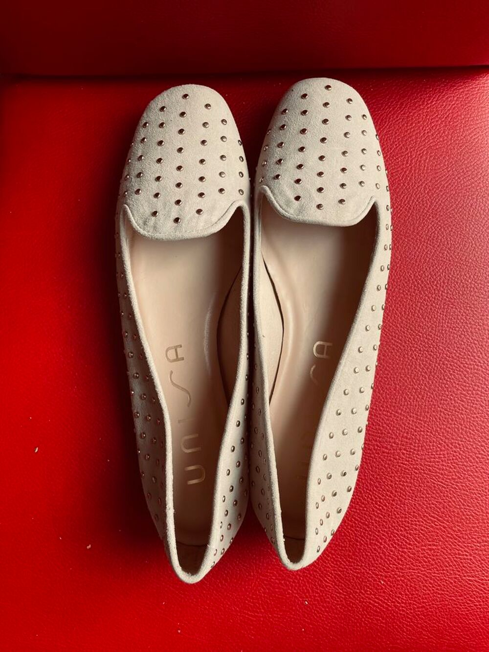 JE VENDE UN LOT DE 5 PAIRES DE CHAUSSURES UNIQUEMENT PARIS 
Chaussures