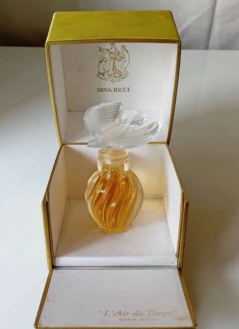 Ancien coffret Nina Ricci 60 Strasbourg (67)