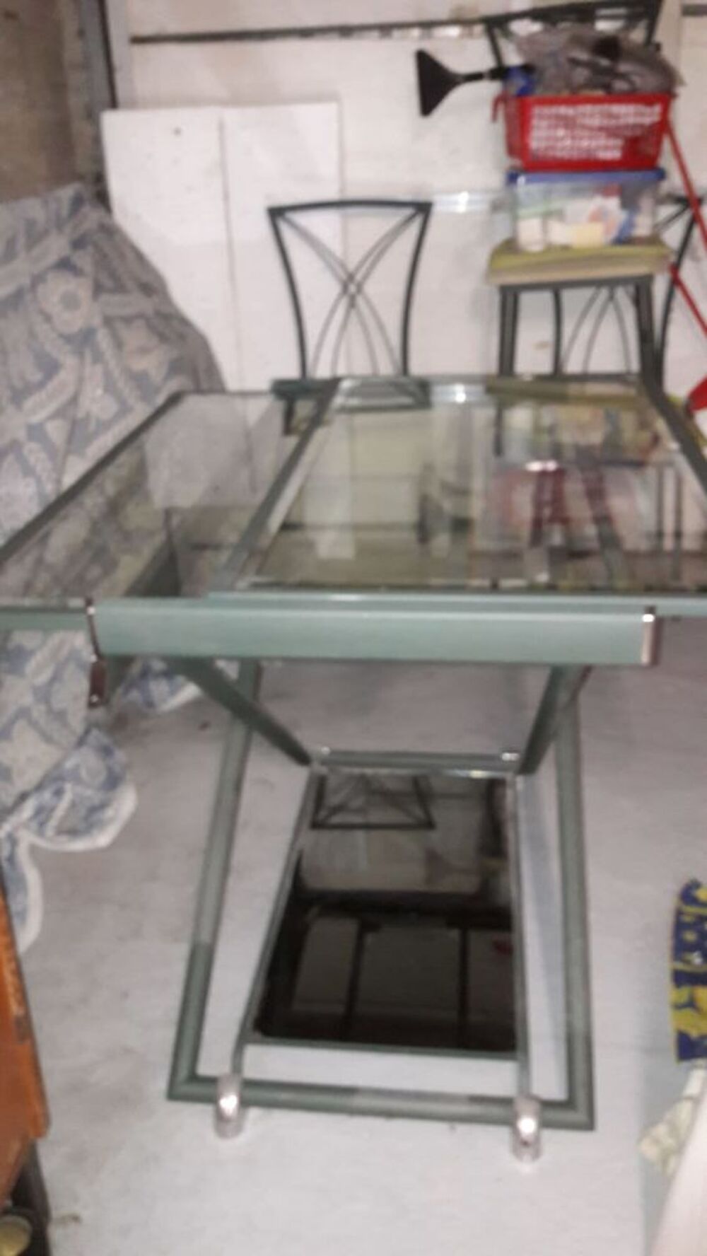 Table modulable en tr&egrave;s bon &eacute;tat. Meubles