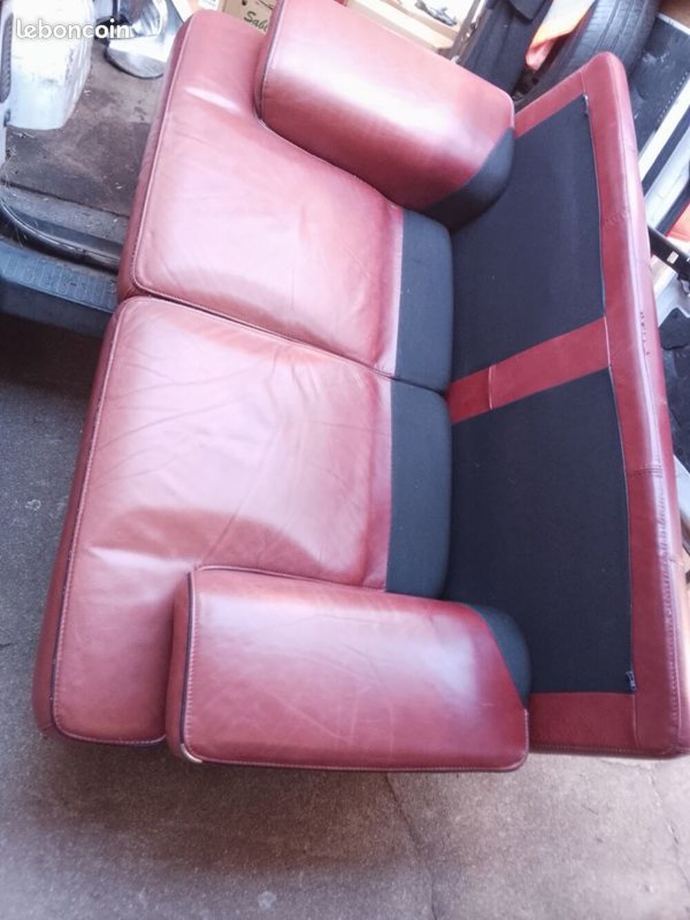 Brade ce superbe canap&eacute; 3 places en cuir pleine fleur tbe Meubles