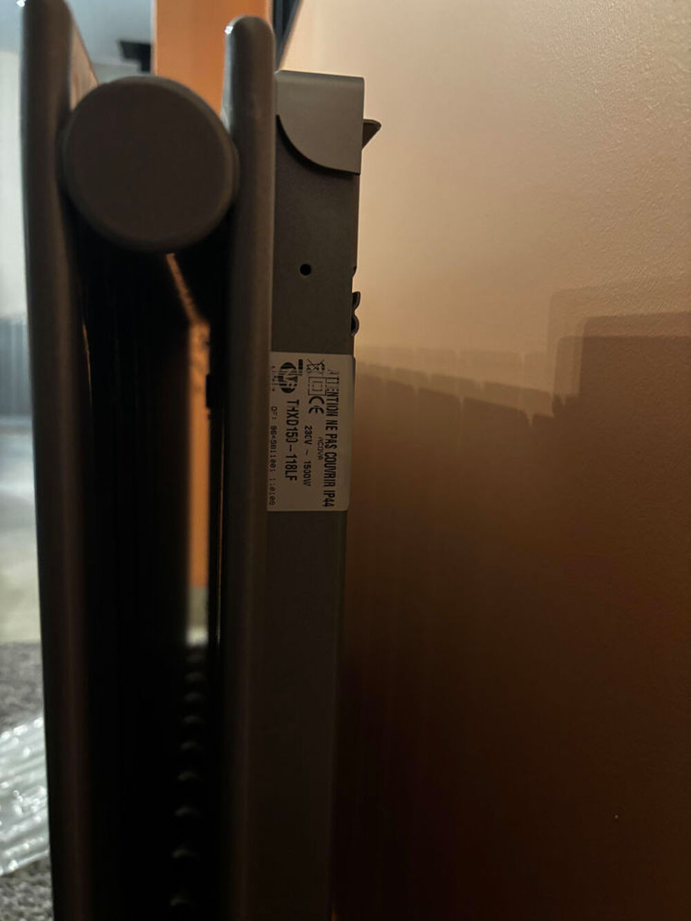 Radiateur mural &eacute;lectrique Horizontal 1500 W Bricolage