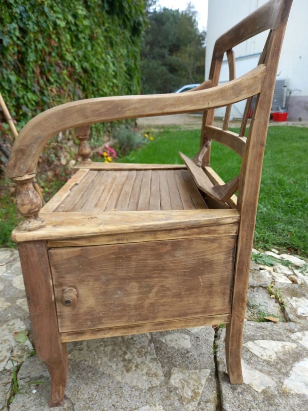 Fauteuil d'aisance style Louis XIV en bois 
