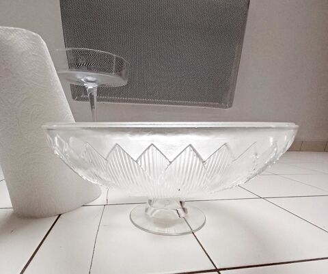 ?	Coupe  fruit ou autre en verre cisele fleurs de lotus 20 Beauchamp (95)