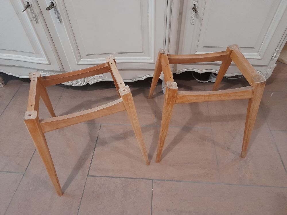 pi&egrave;tements pour chaises ou fauteuils ann&eacute;es 60 Meubles