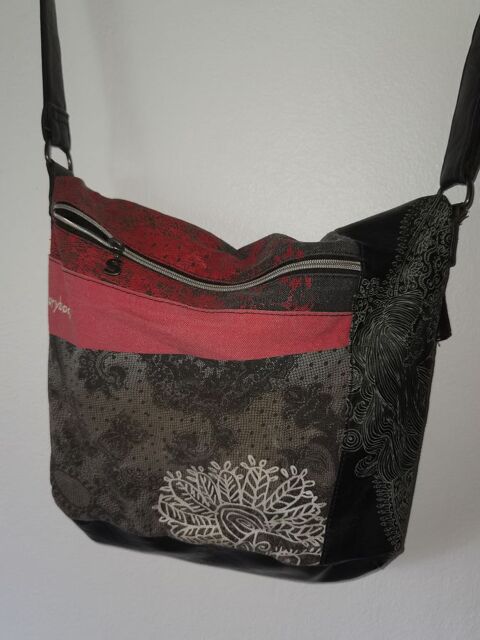 Sac bandoulire Desigual  30 Saint-Leu (97)