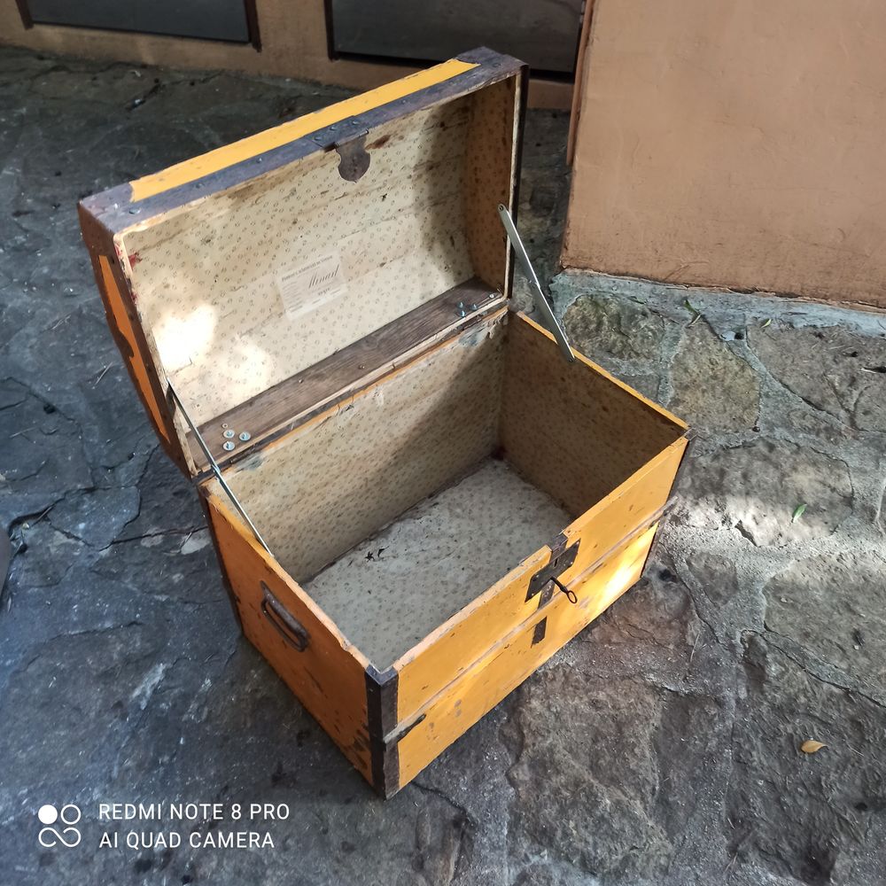 coffre en bois ancien du fabiquant Décoration