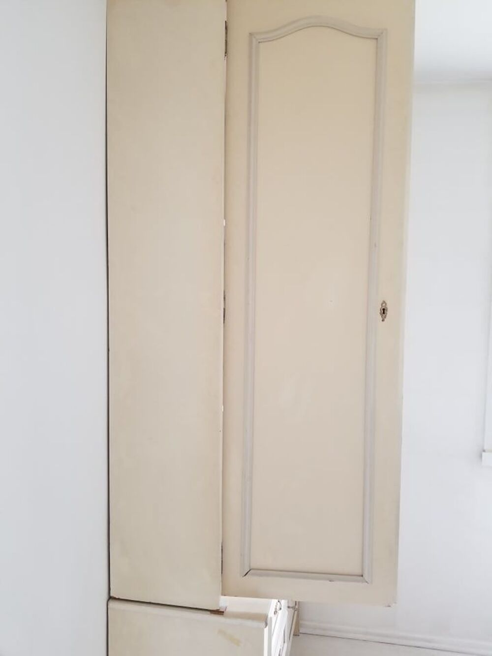 Armoire en bois Meubles