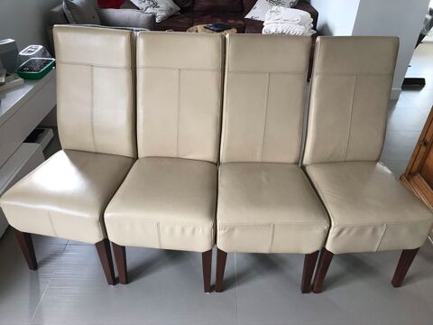 Chaises beiges en cuir 150 Donville-les-Bains (50)