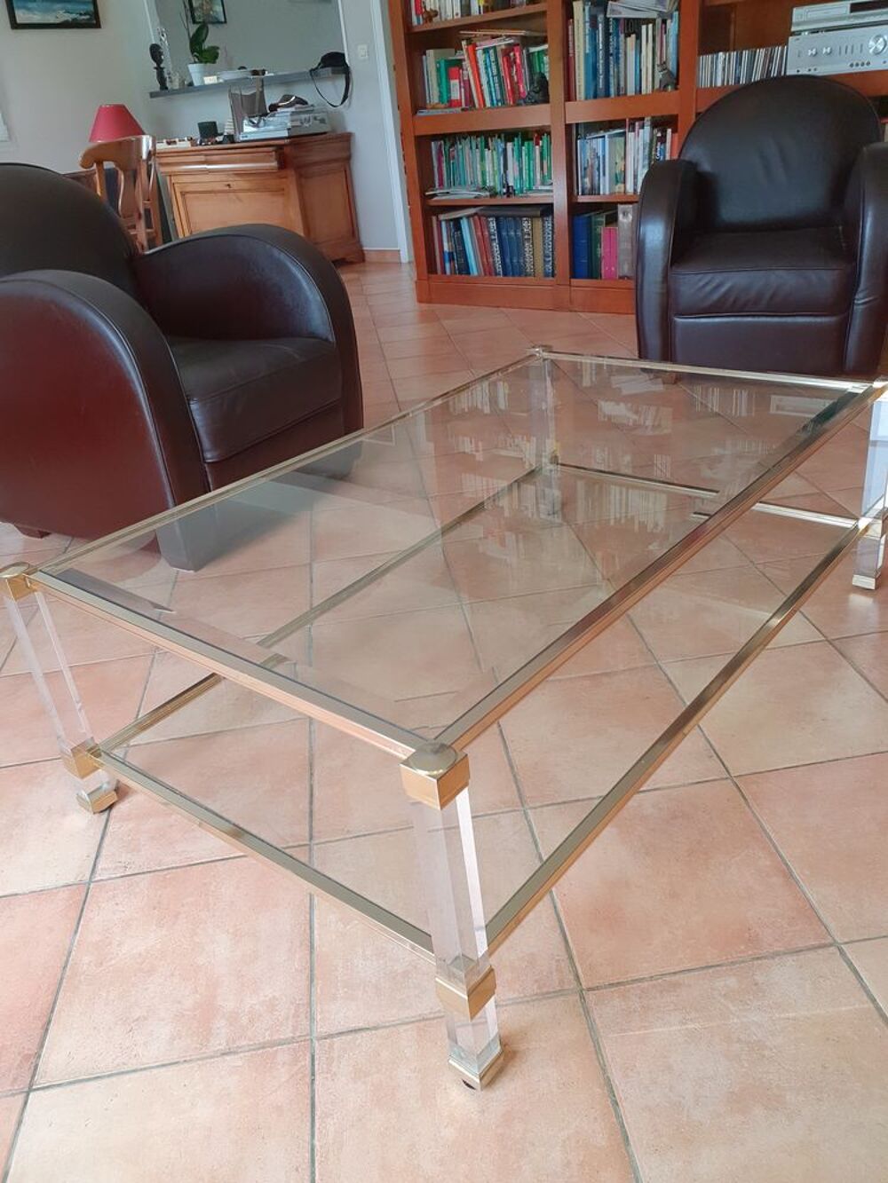 Table de salon sign&eacute;e Pierre Vandel 128x78cm ht 40cm. Meubles