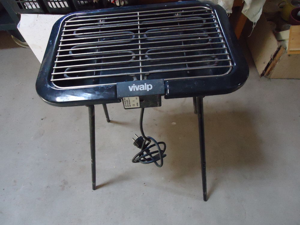 BARBECUE AVEC PIED OU TABLE MARQUE VIVALP Chaussures enfants