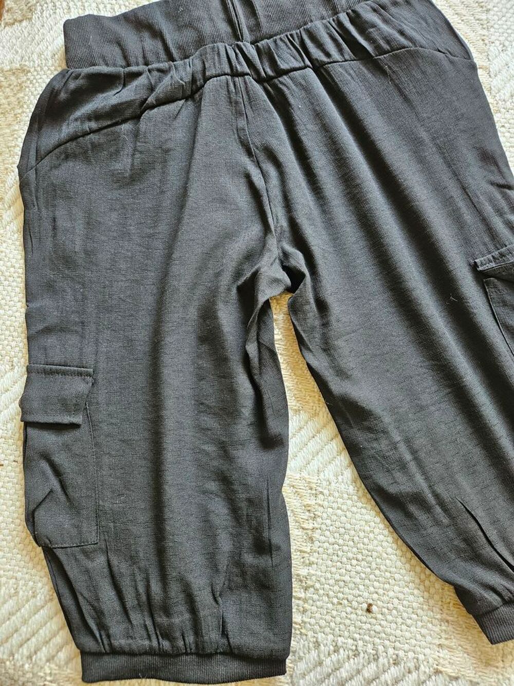 Pantalon corsaire tM l&eacute;ger jamais port&eacute; ni lav&eacute; Vêtements