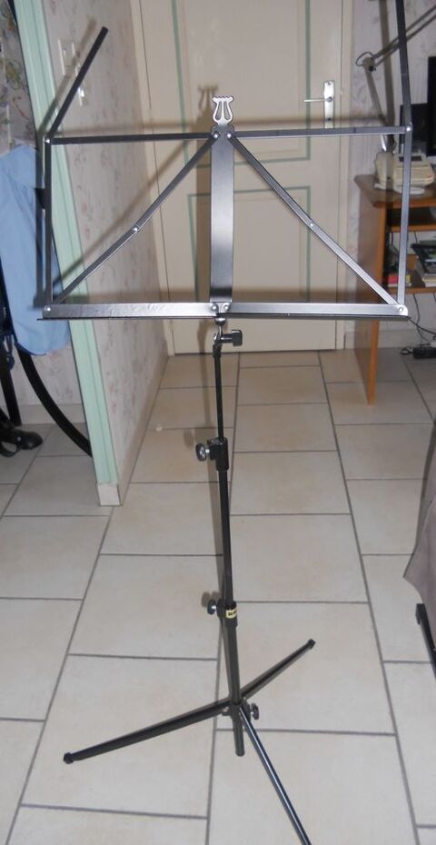 Porte Partition et support Guitare 20 Tr�laz� (49)