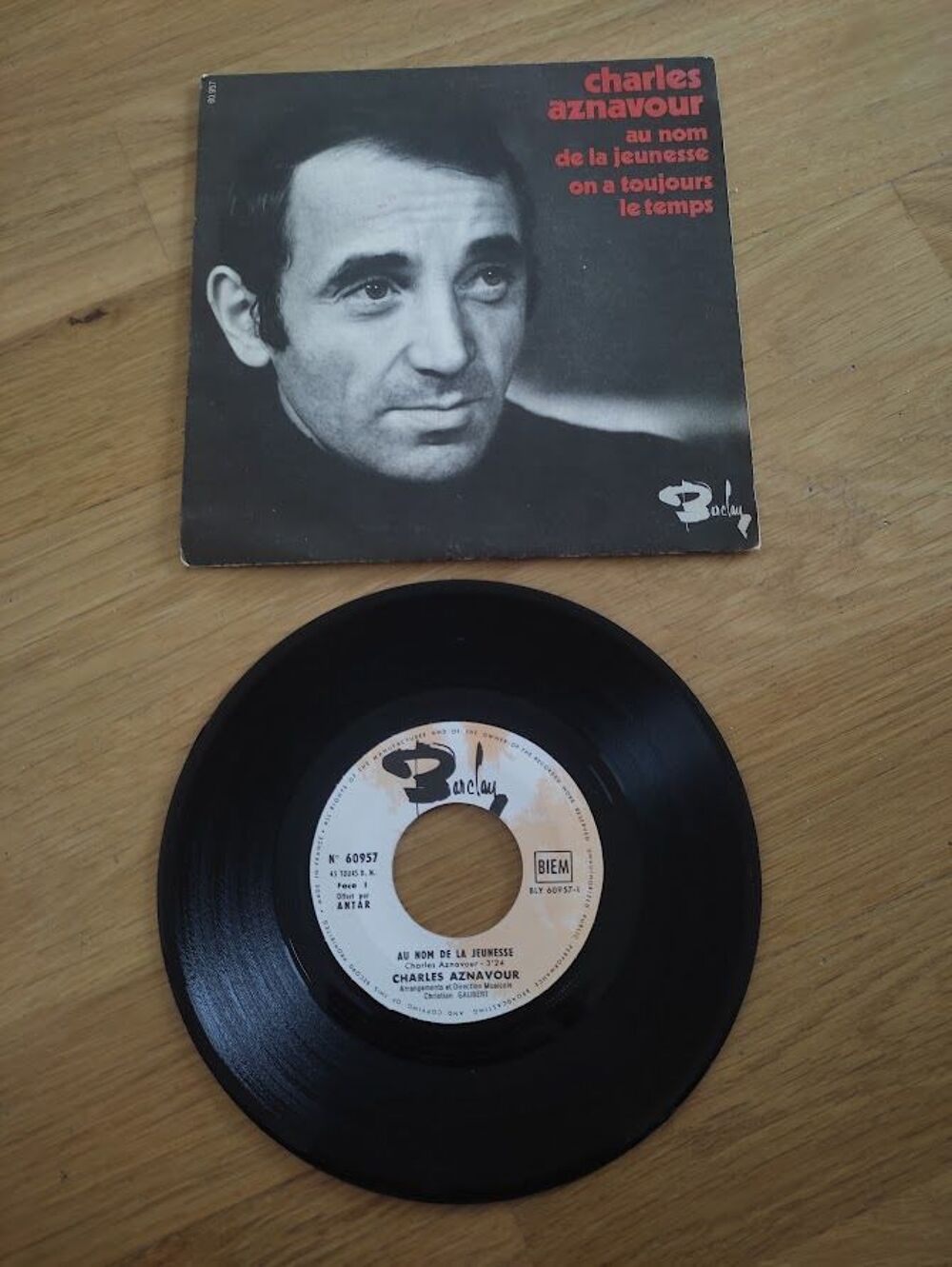M (93) - Charles Aznavour ? Au nom de la jeunesse CD et vinyles