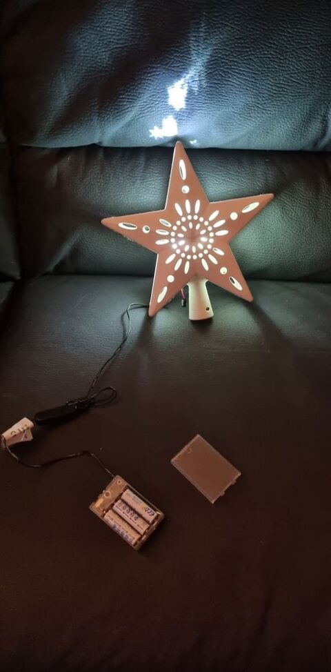 �toile lumineuse de sapin ? LED ? fonctionnelle
Tr�s bon �ta 8 Aix-les-Bains (73)