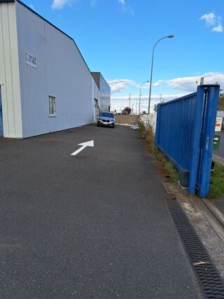  Parking / Garage à louer 20 m² Montbrison