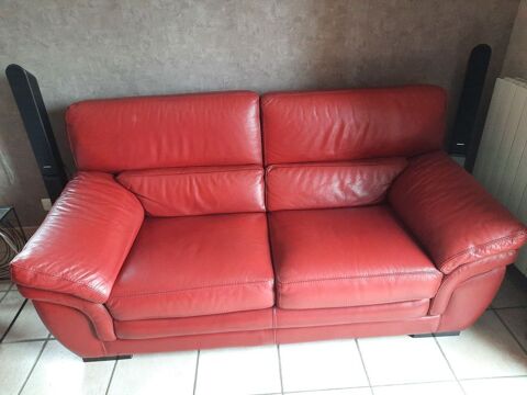 2 Canap�s cuir rouge (ensemble ou s�par�s) 480 Villebret (03)