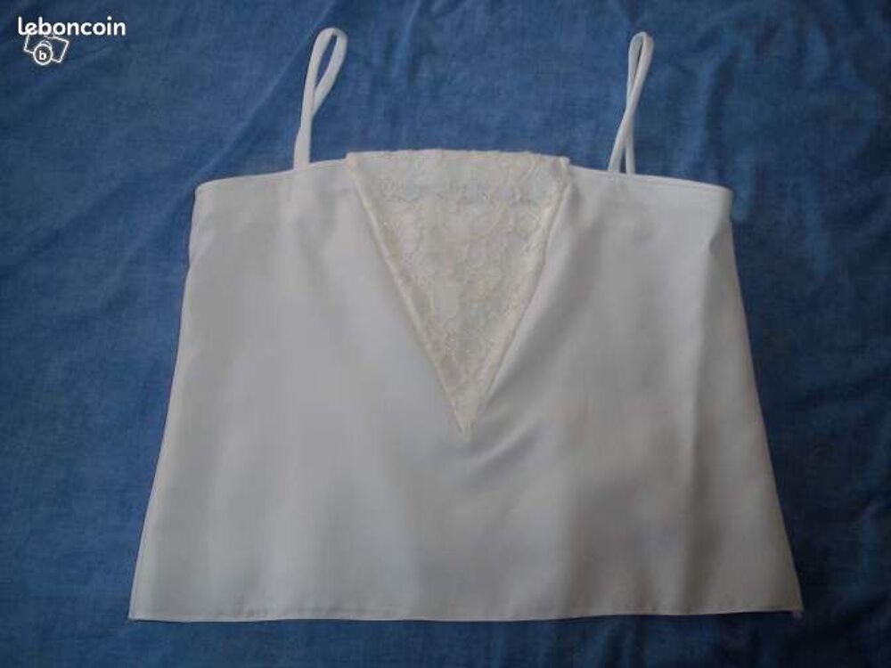 ENSEMBLE BLANC AVEC DENTELLE Vêtements