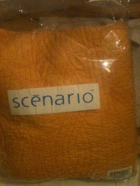 Couvre lit ou dessous de nappe orange 30 Rouen (76)