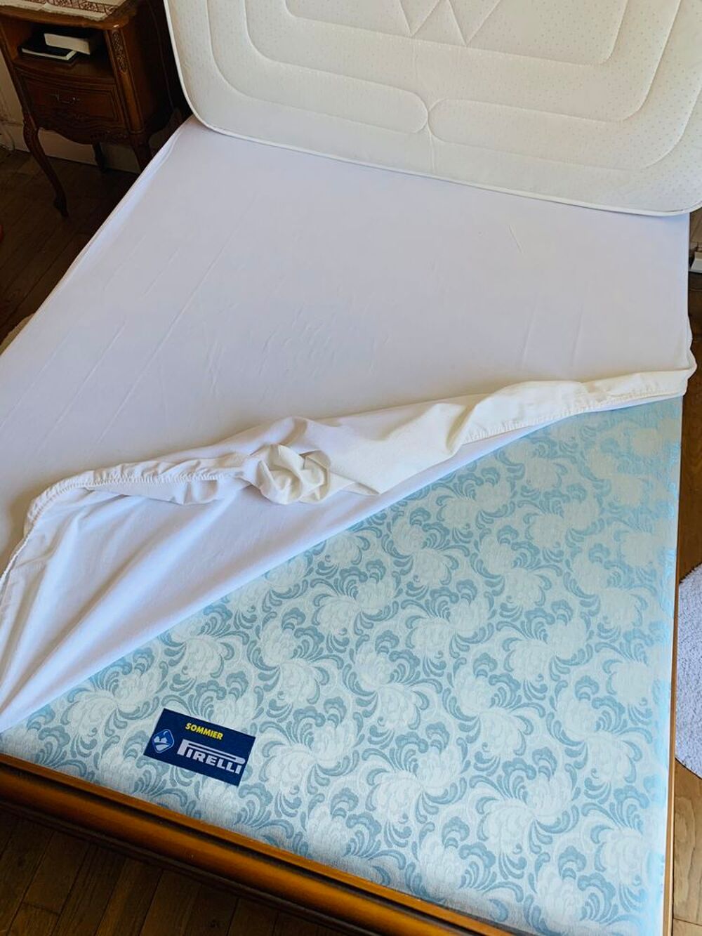 Ensemble Lit 140x190 + Sommier Pirelli + Matelas. Meubles