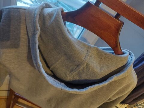 Sweat capuche 5 Toulon (83)