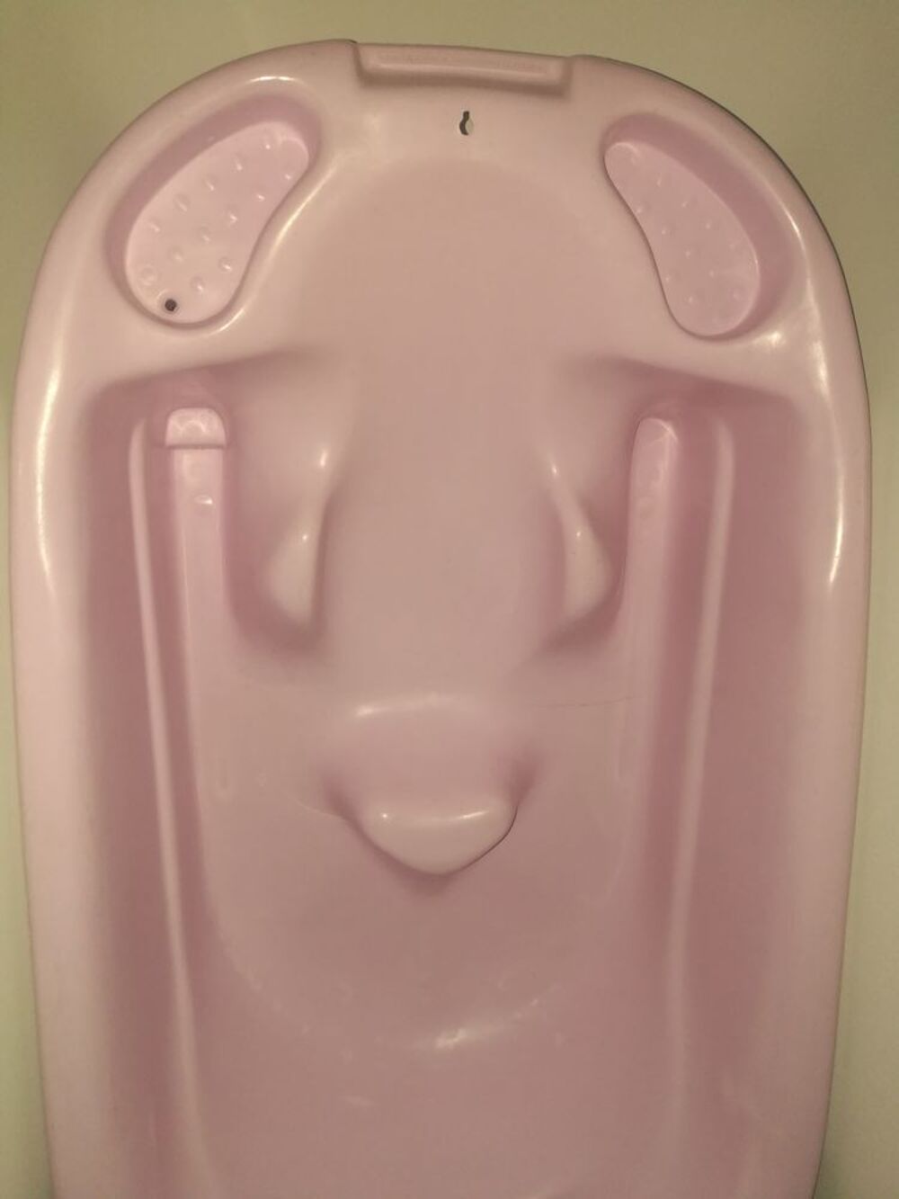 Baignoire BB ergonomique rose/lilas avec ses 2 supports Pu�riculture