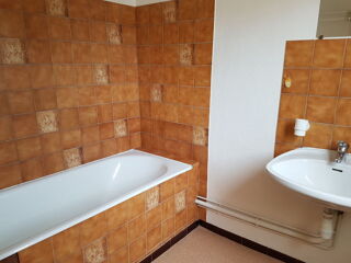  Appartement à louer 3 pièces 78 m²