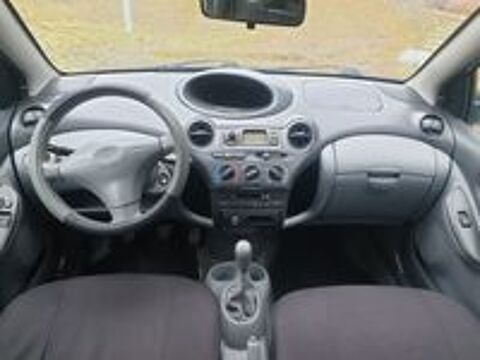 Yaris 1.0i Linea Terra 2002 occasion 44700 Orvault