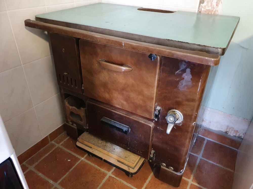 Po&egrave;le &agrave; charbon Cuisine