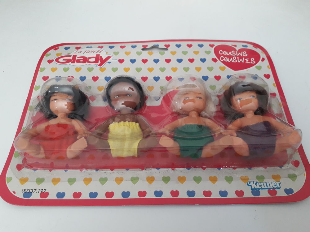 Poup&eacute;es ( La famille Glady ) NEUF 