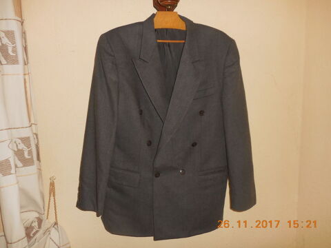 veste pure laine vierge taille 50
25 Sète (34)