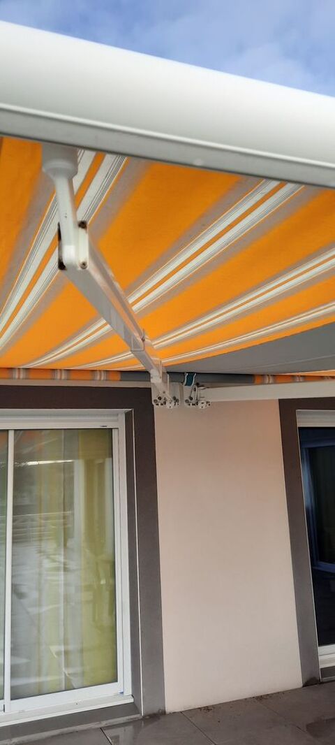 Store banne ray� jaune et gris avec t�l�commande 6mx4m 1500 Chavaroux (63)