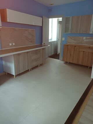  Appartement à louer 3/4 pièces 79 m²