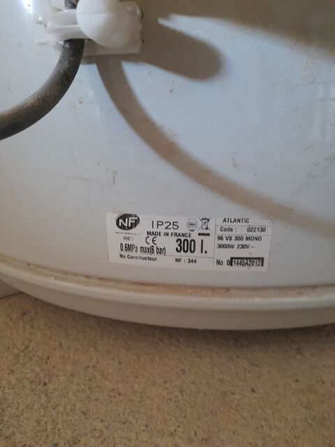 Ballon d'eau chaude 100 Aigremont (30)