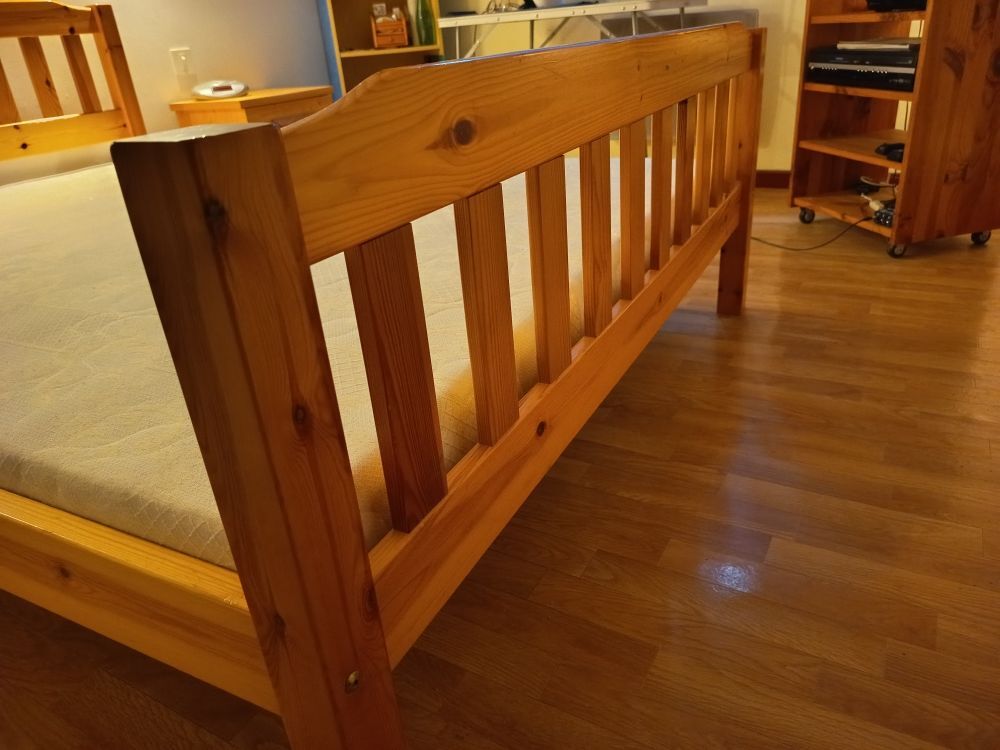 Lit bois avec sommier et matelas Meubles