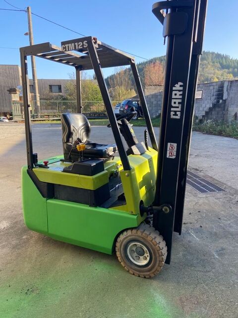 Engin de Manutention / Levage Engin de Manutention / Levage 2002 occasion La Monnerie-le-Montel 63650