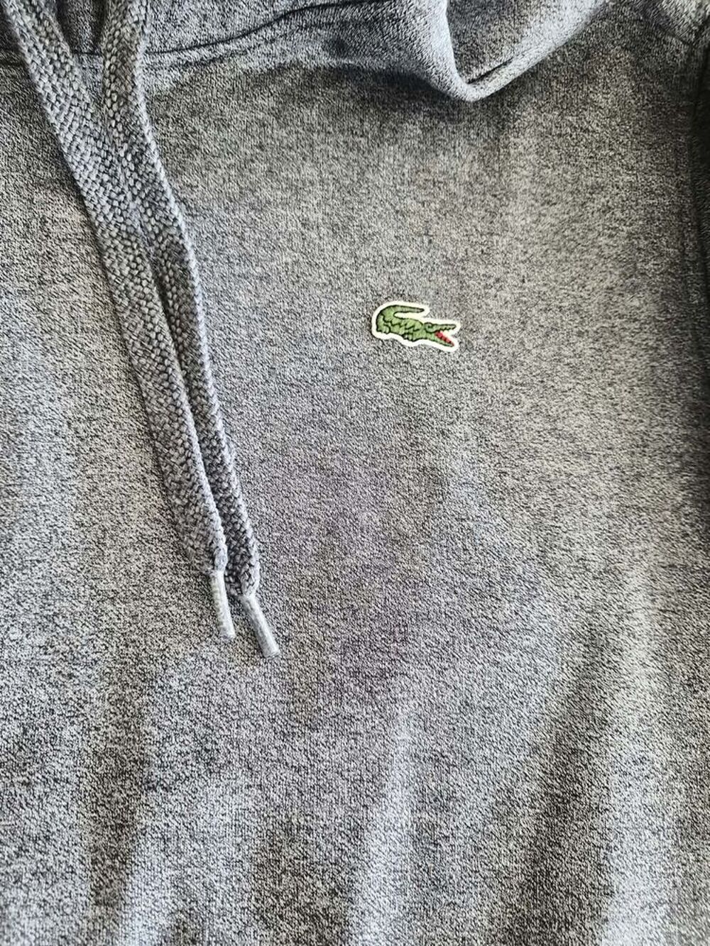 Sweat a capuche Lacoste taille 5 ( L ) Vêtements