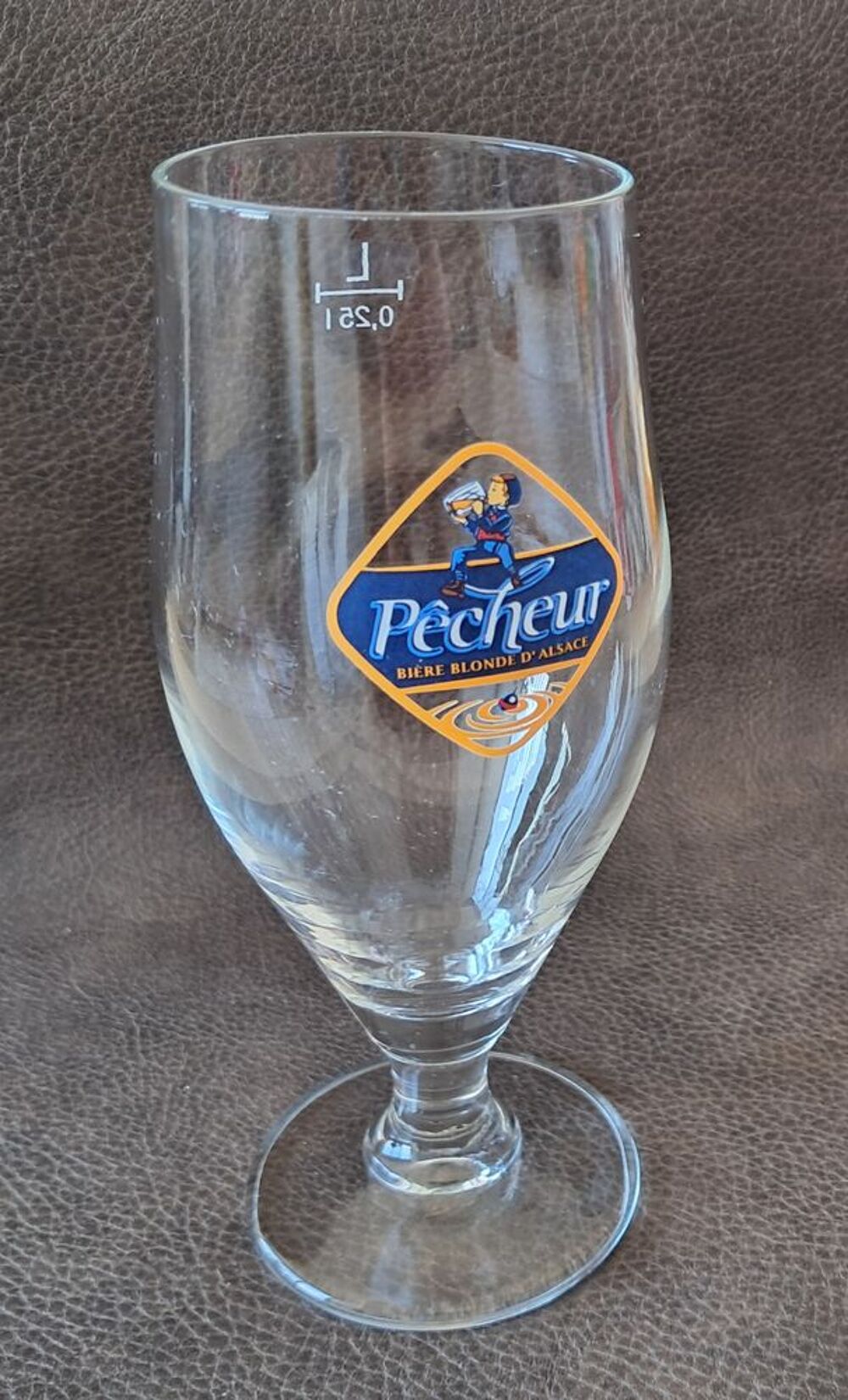 verre &agrave; bi&egrave;re logo Fischer p&ecirc;cheur bi&egrave;re blonde d'Alsace 