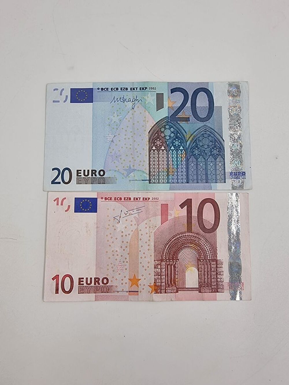 Lot de 2 anciens billets de banque de 20 euros et 10 euros 