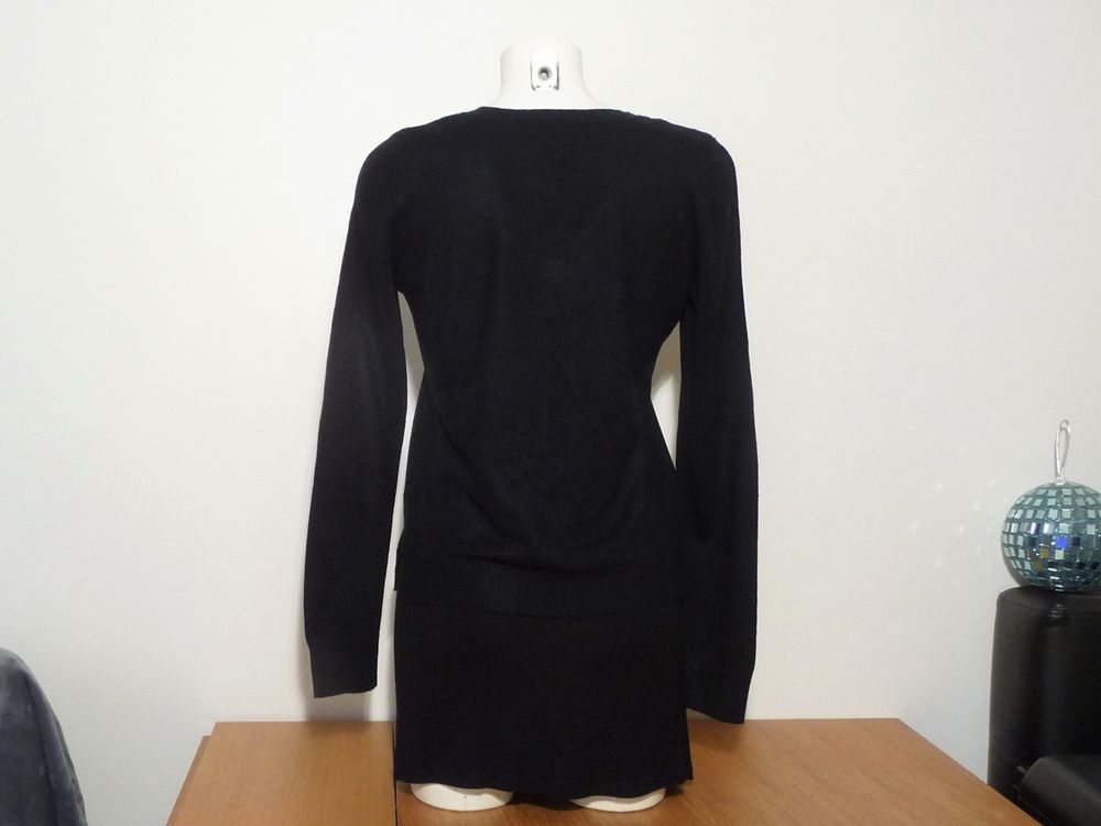 Pull L&eacute;ger Noir Manches Longues Encolure V- The Basics C&amp;A Vêtements