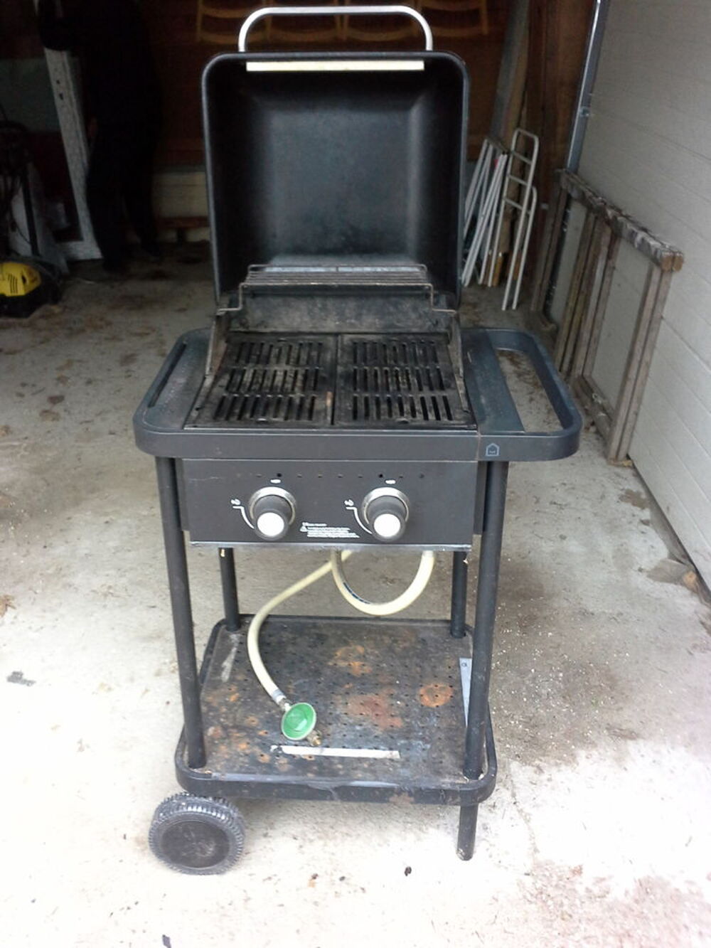 Barbecue &agrave; gaz. Electroménager