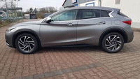 Q30 2018 occasion 41500 Cour-sur-Loire
