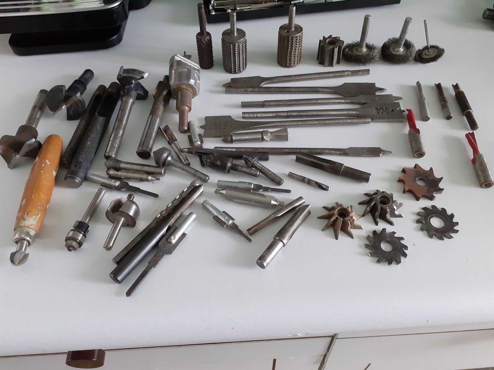 NOMBREUX ACCESSOIRES POUR MENUISERIE Bricolage