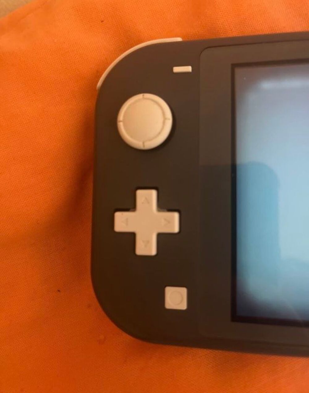 Console de jeux portable grise Consoles et jeux vidéos