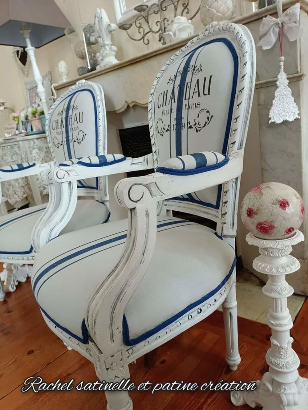 Chaises Vintage &agrave; Motifs Ch&acirc;teau Meubles