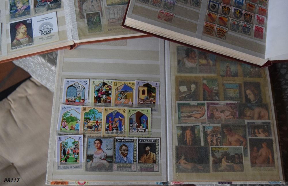 Lot de 5 albums de timbres 