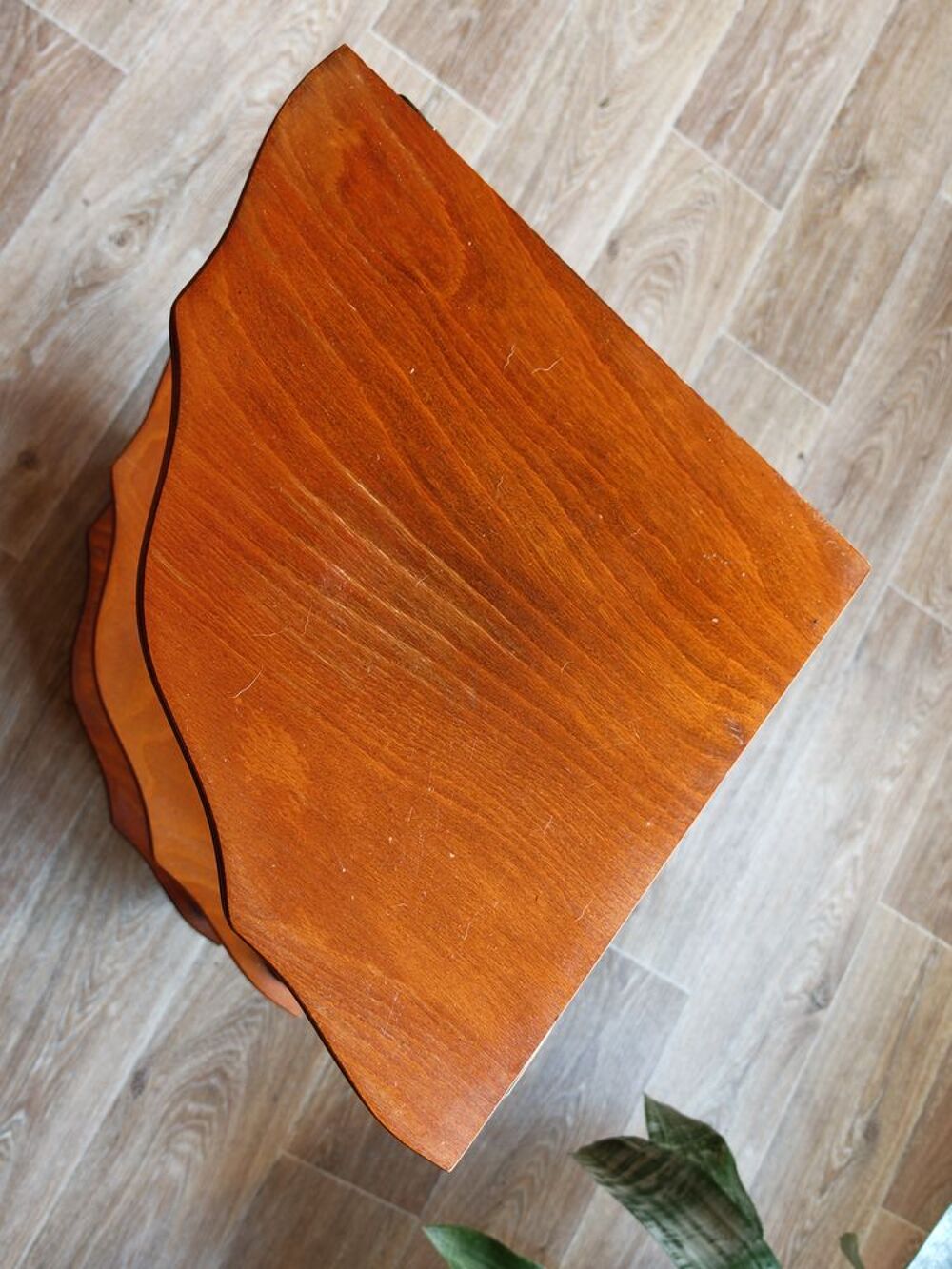 Etag&egrave;re d'angle a poser ou a suspendre Meubles