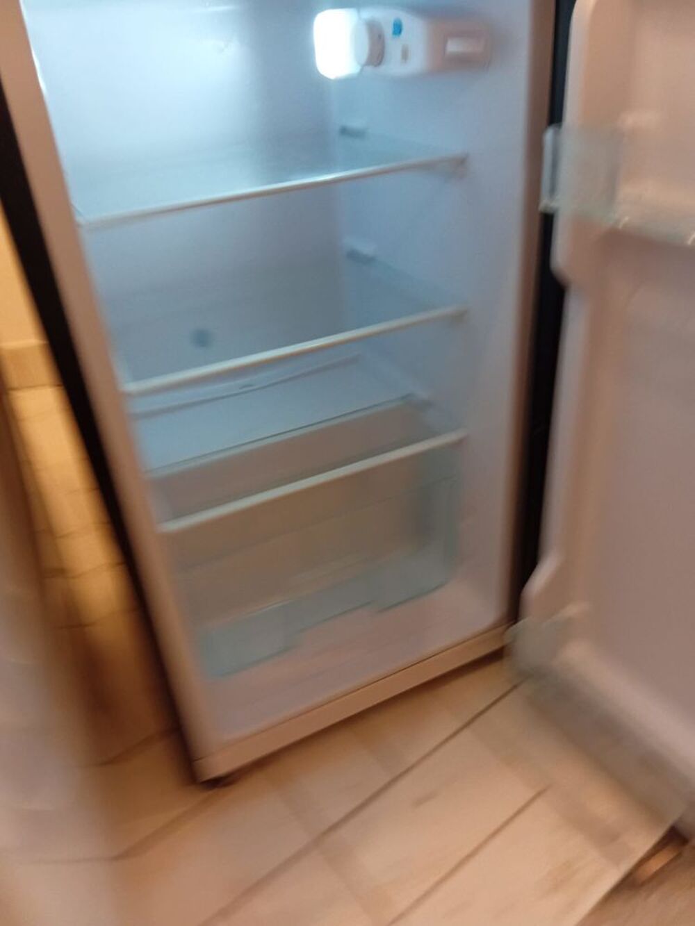 PETIT REFRIGIRATEUR/ FREEZER NOIR VINTAGE Electrom�nager